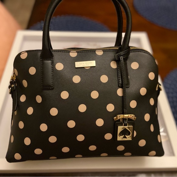 Lightly used Kate Spade ♠️ Satchel with Cosmetic bag. - Picture 8 of 12